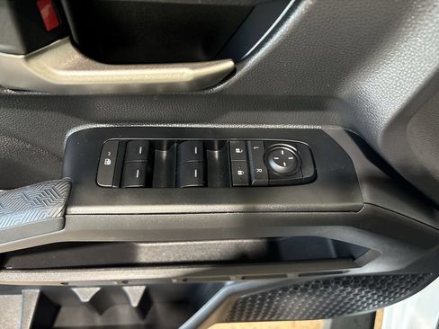Certified 2025 Toyota Tacoma TRD Off-Road AWD/4WD image 13