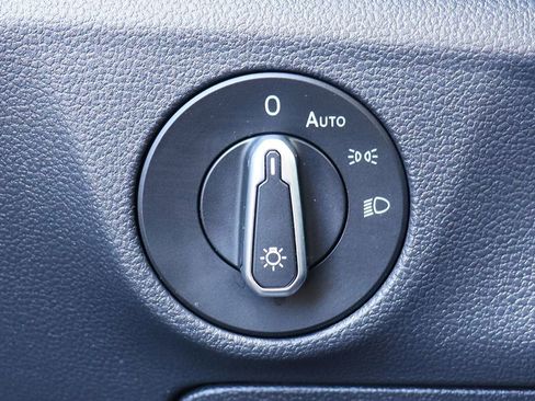 Used 2021 Volkswagen Jetta SE w/ SE Cold Weather Package image 41