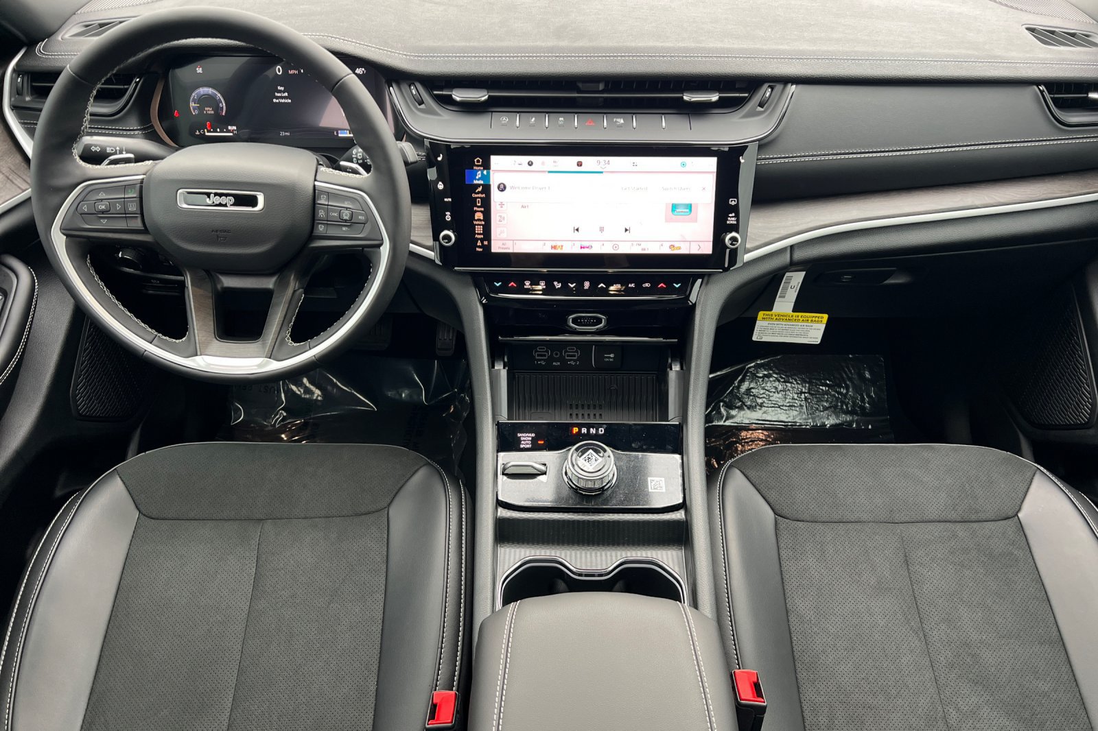 New 2026 Jeep Grand Cherokee Altitude AWD/4WD image 9