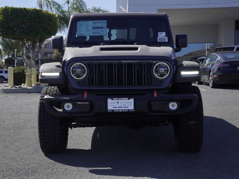 New 2026 Jeep Gladiator Mojave w/ Steel Bumper Group AWD/4WD image 9