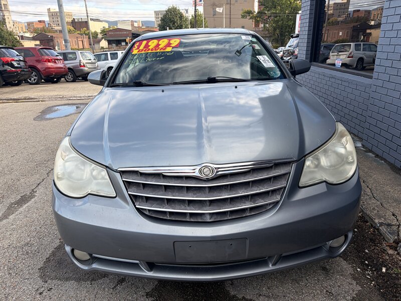 Used 2010 Chrysler Sebring Limited FWD image 8