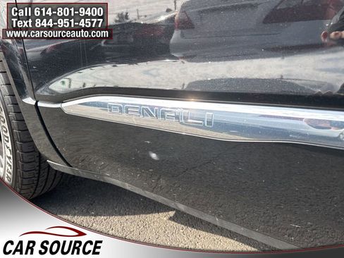 Used 2017 GMC Acadia Denali image 4