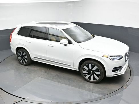 Used 2023 Volvo XC90 T8 Ultimate w/ Protection Package image 9