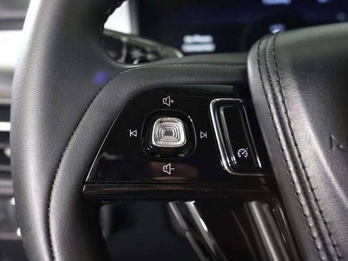 Used 2023 Lincoln Aviator Standard image 45