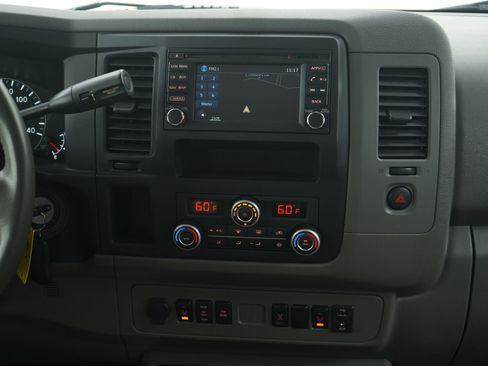 Used 2018 Nissan NV 3500 SL image 17