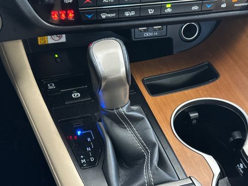 Certified 2022 Lexus RX 350 FWD w/ Premium Package image 27