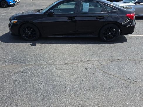 Used 2023 Honda Civic Sport image 4