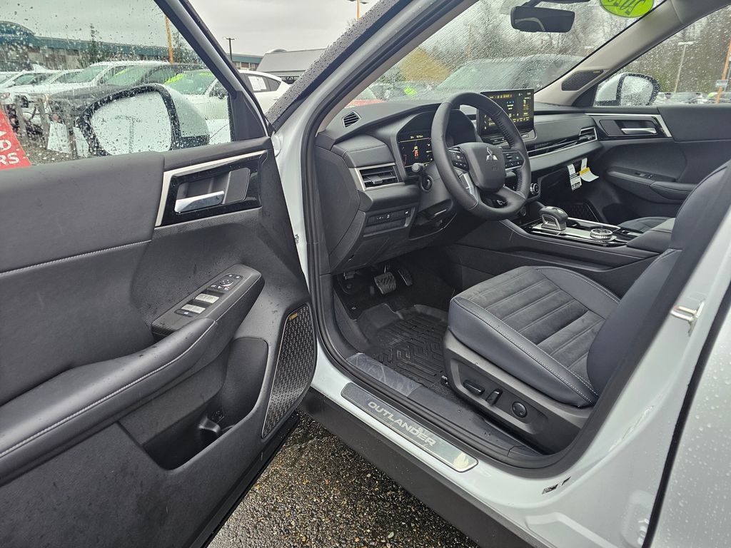 New 2026 Mitsubishi Outlander SE AWD/4WD image 14