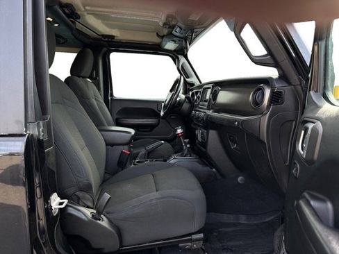 Used 2020 Jeep Wrangler Sport image 12