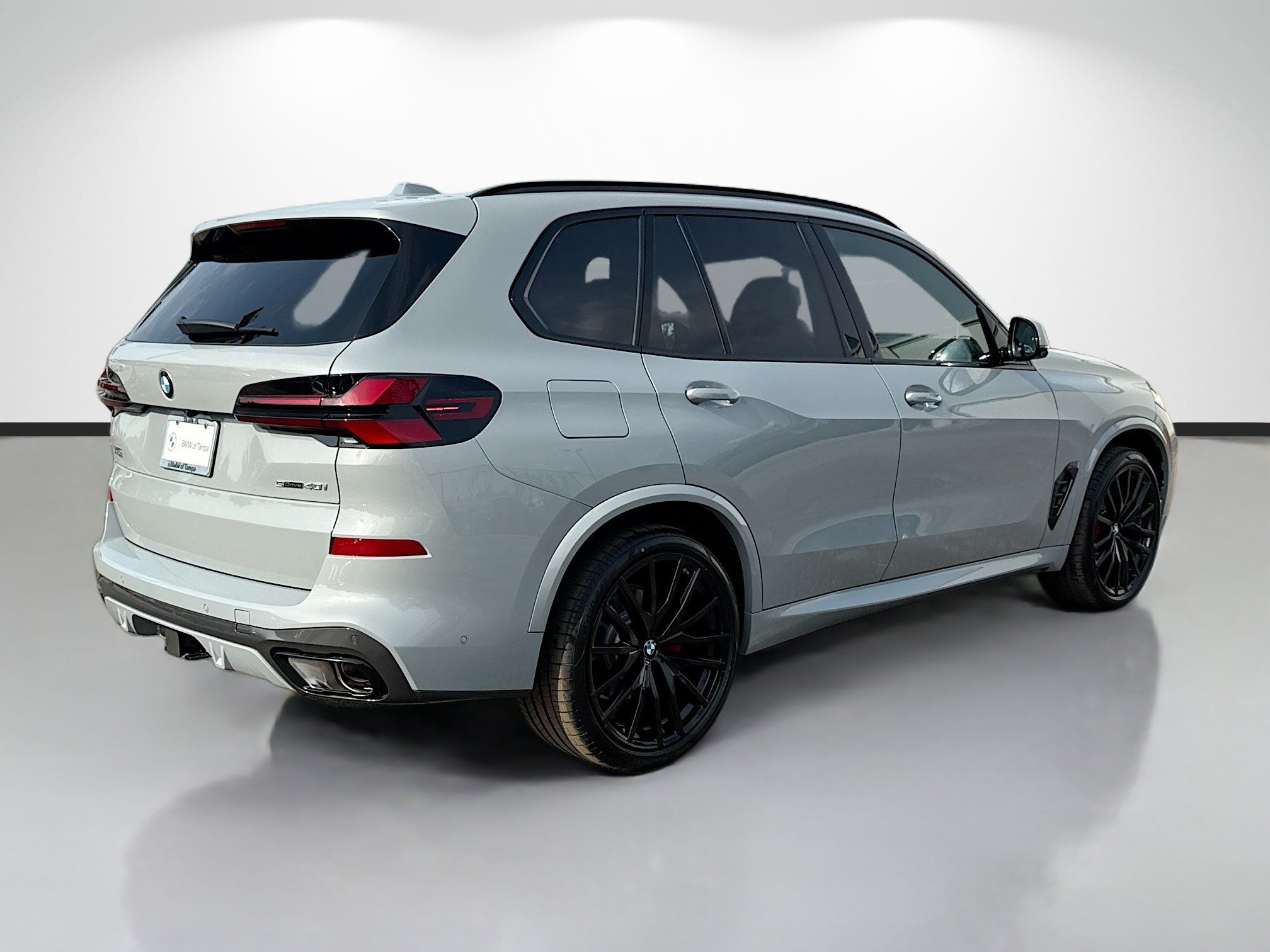 New 2026 BMW X5 sDrive40i w/ M Sport Package RWD image 3