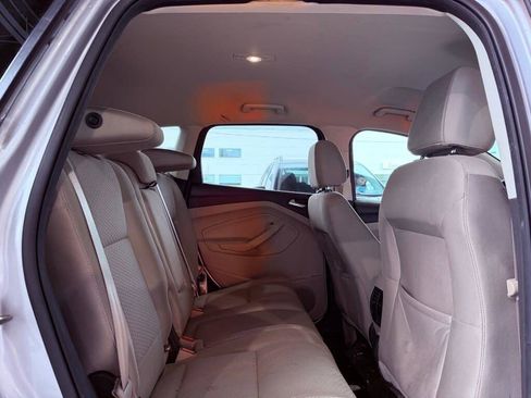 Used 2017 Ford Escape SE image 11