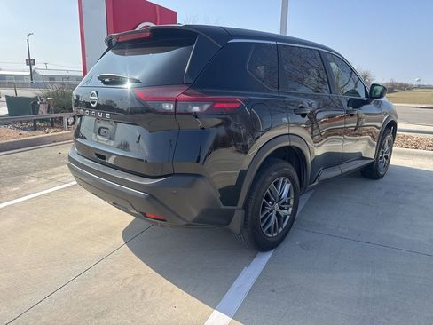 Used 2021 Nissan Rogue S image 3