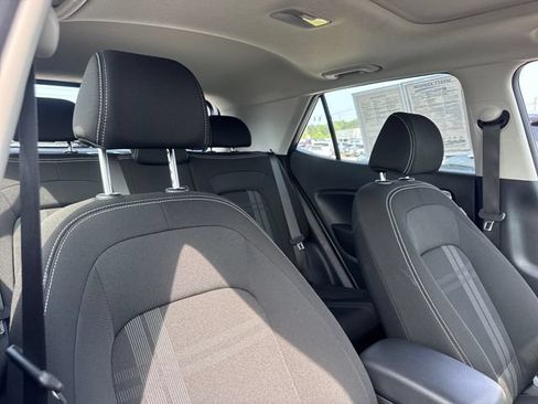 Used 2025 Hyundai Venue SEL FWD image 22