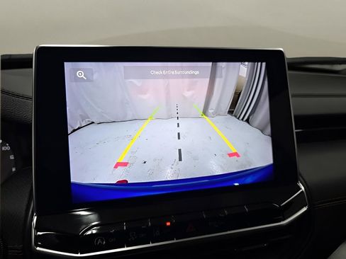 Used 2025 Jeep Compass Trailhawk image 25