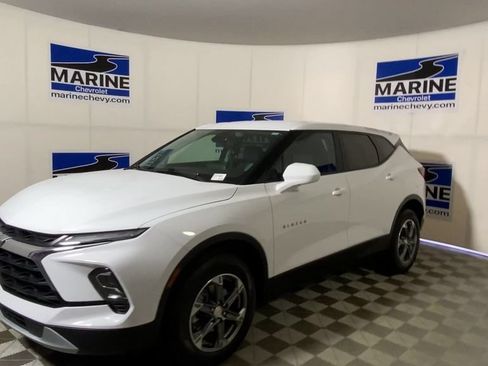 Used 2023 Chevrolet Blazer LT FWD image 6