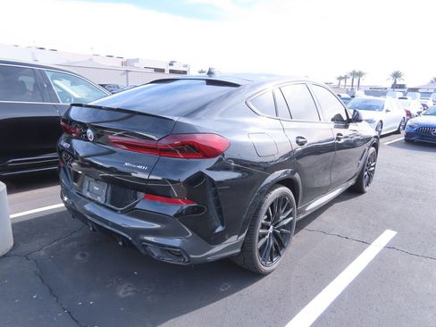 Used 2022 BMW X6 xDrive40i w/ M Sport Package image 3