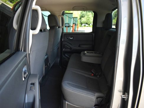 Used 2024 Nissan Frontier SV w/ SV Convenience Package AWD/4WD image 10