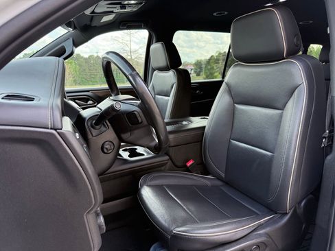 Used 2023 Chevrolet Suburban Premier RWD image 34