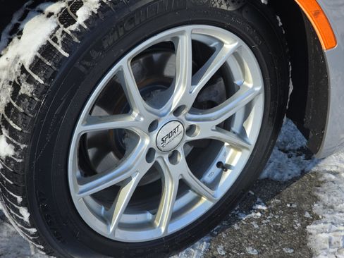 Used 2016 Chrysler 200 S image 12