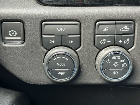 Used 2023 Chevrolet Silverado 1500 LTZ image 32