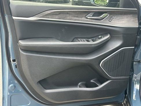 New 2026 Jeep Grand Cherokee L Limited RWD image 10