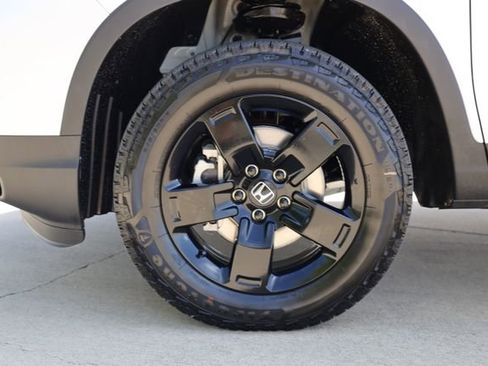 New 2026 Honda Ridgeline Black Edition image 9