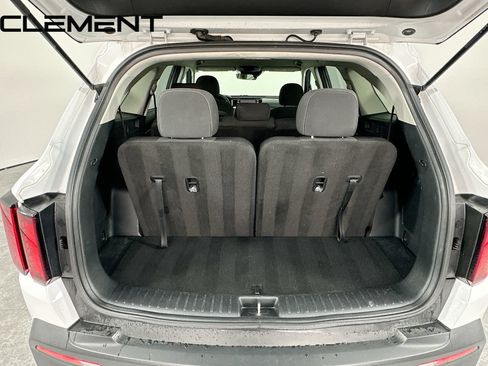 Used 2023 Kia Sorento LX FWD image 11