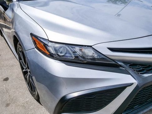 Used 2022 Toyota Camry SE w/ Convenience Package AWD/4WD image 3