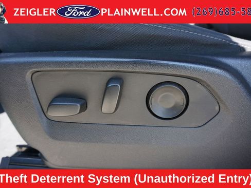 Used 2023 Chevrolet Silverado 1500 LT AWD/4WD image 16