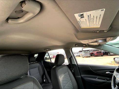 Used 2020 Chevrolet Equinox LT w/ Driver Convenience Package image 12