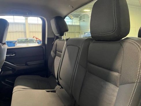 Used 2024 Nissan Frontier SV RWD image 19