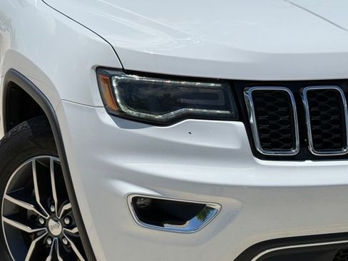 Used 2017 Jeep Grand Cherokee Limited w/ Luxury Group II RWD image 3