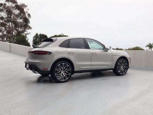 New 2026 Porsche Macan AWD/4WD image 8