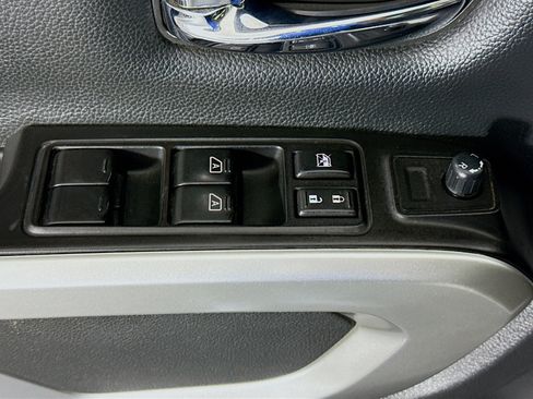 Used 2019 Nissan Titan SL w/ Chrome Package AWD/4WD image 23
