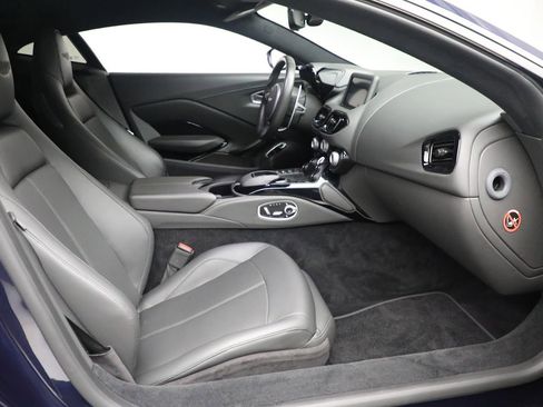 Used 2020 Aston Martin V8 Vantage Coupe image 18