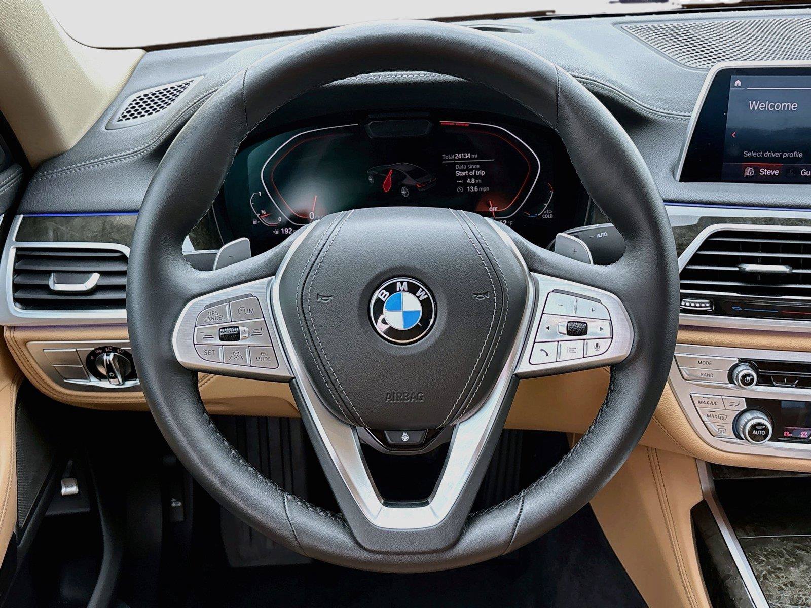 Used 2022 BMW 750i xDrive AWD/4WD image 19