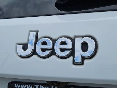 Certified 2021 Jeep Grand Cherokee Limited AWD/4WD image 32