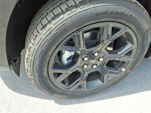 New 2026 Ford Maverick Lariat w/ Black Appearance Package AWD/4WD image 17