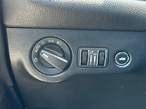 Used 2023 Dodge Challenger SXT RWD image 18