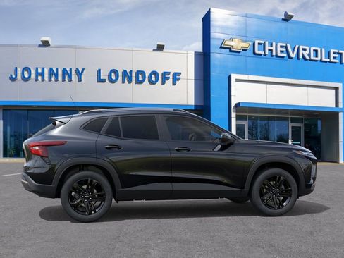 New 2026 Chevrolet Trax ACTIV w/ Sunroof Package FWD image 5