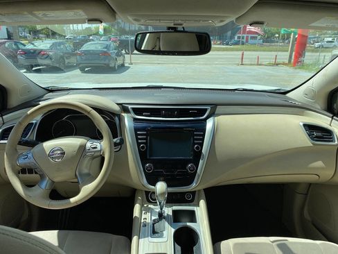 Used 2018 Nissan Murano SV w/ Premium Package image 12