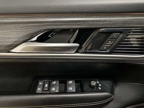 Used 2024 Jeep Wagoneer Series II w/ Premium Group I AWD/4WD image 31