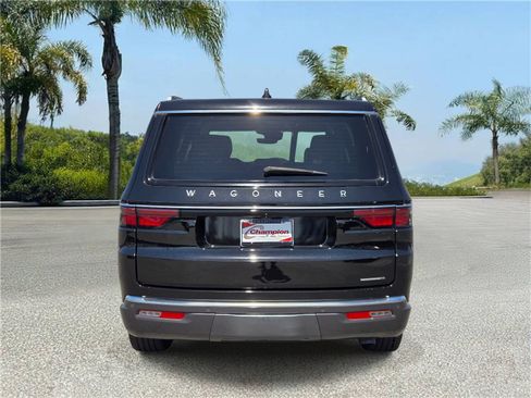 Certified 2022 Jeep Wagoneer Series II w/ Premium Group I RWD image 5