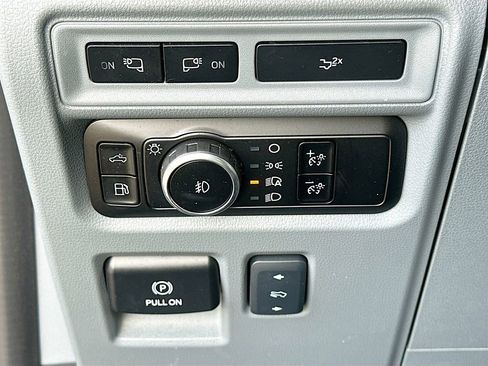 Used 2024 Ford F150 Lariat image 10