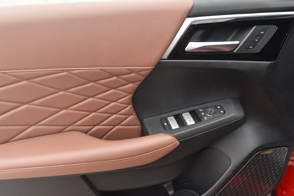 New 2025 Mitsubishi Outlander AWD image 9