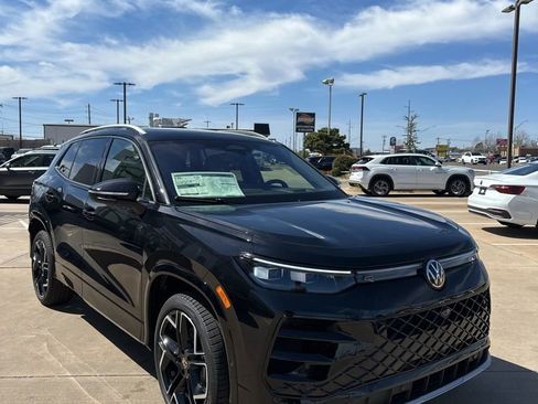 New 2026 Volkswagen Tiguan SEL R-Line AWD/4WD image 3