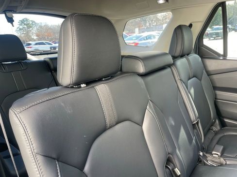 Certified 2025 Honda Pilot EX-L image 36
