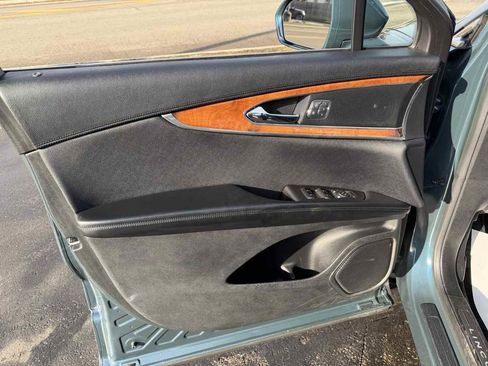 Used 2016 Lincoln MKX Reserve w/ Climate Package image 11