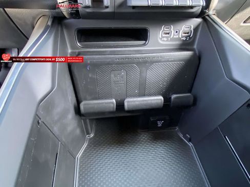 Used 2021 RAM 1500 Laramie image 19
