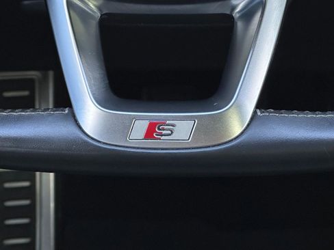 Used 2018 Audi SQ5 Premium Plus w/ Navigation Package image 17